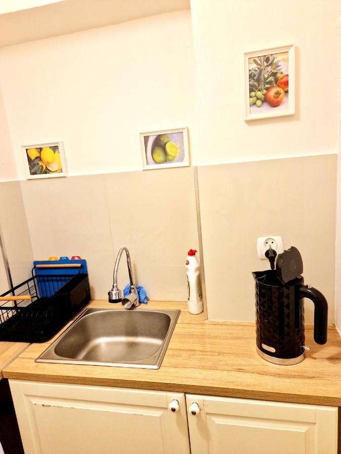 Sara -Mikolajska - Rynek - Netflix Hydromassage Apartment Krakow Bagian luar foto