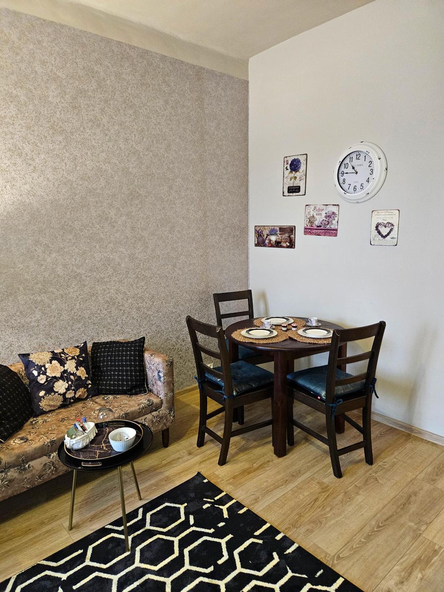 Sara -Mikolajska - Rynek - Netflix Hydromassage Apartment Krakow Bagian luar foto