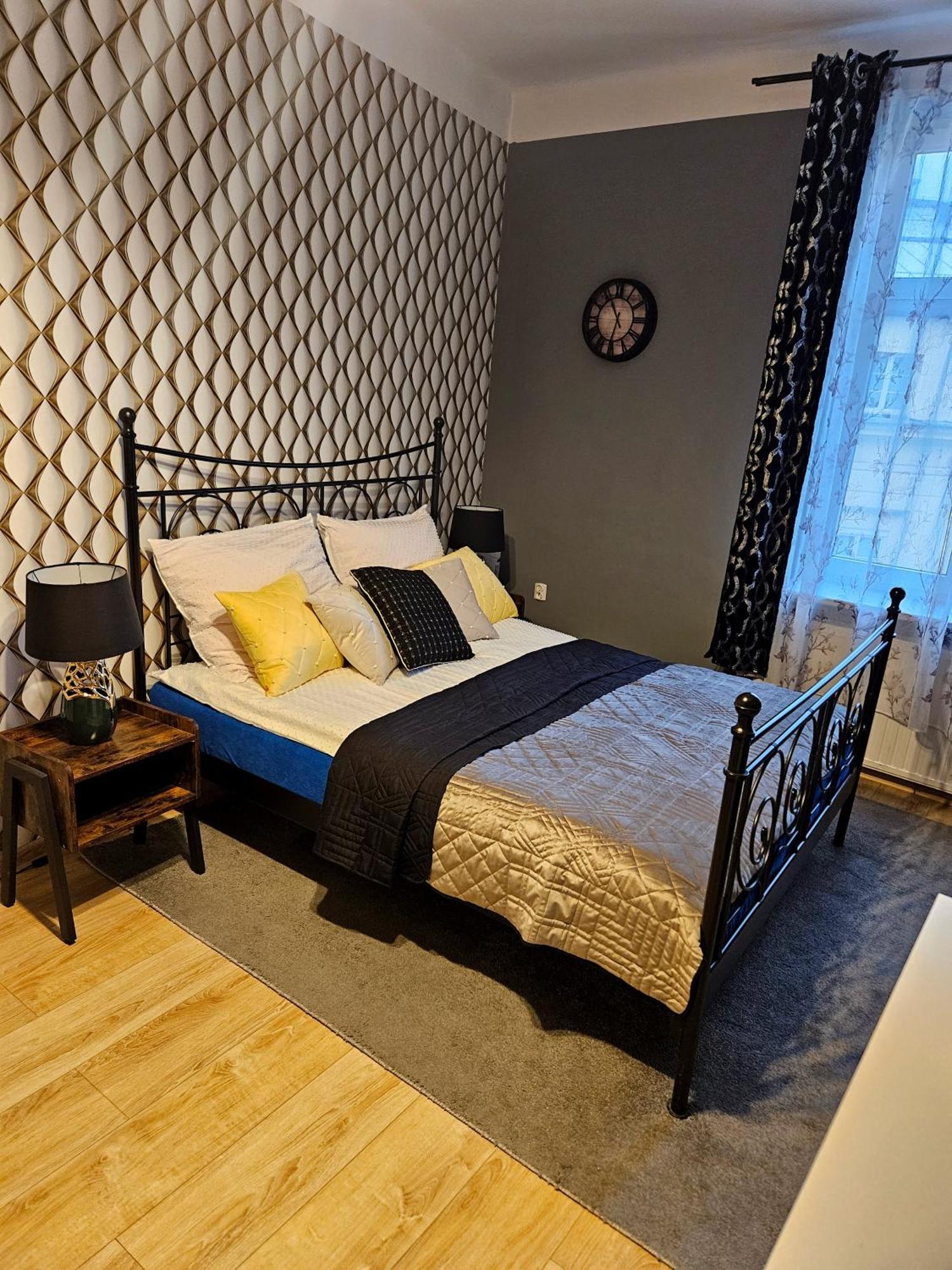 Sara -Mikolajska - Rynek - Netflix Hydromassage Apartment Krakow Bagian luar foto