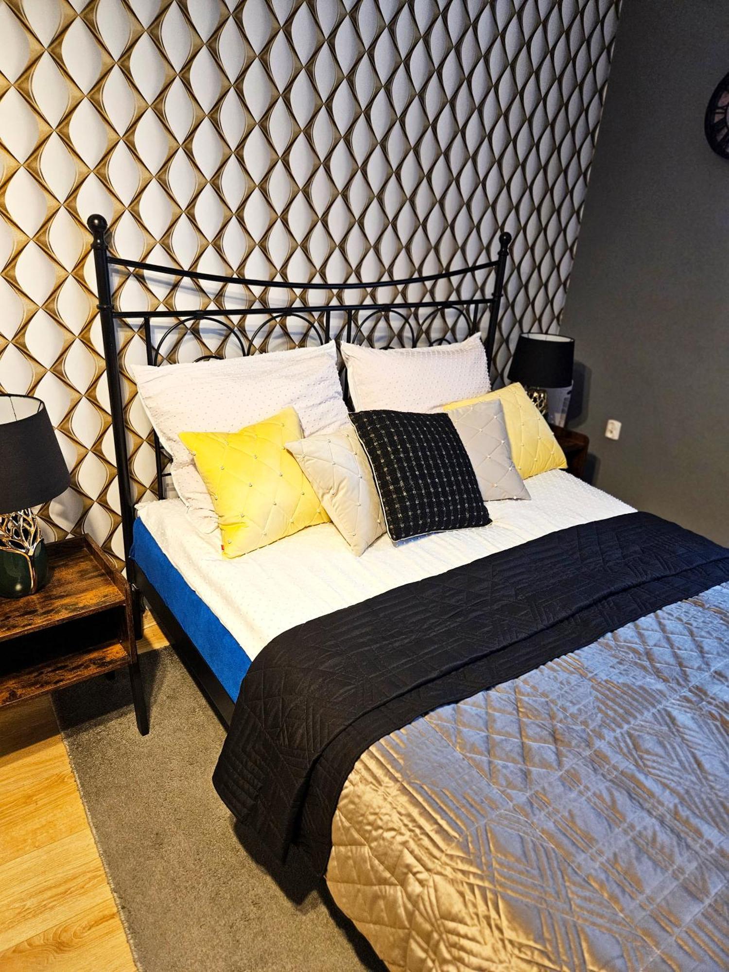 Sara -Mikolajska - Rynek - Netflix Hydromassage Apartment Krakow Bagian luar foto