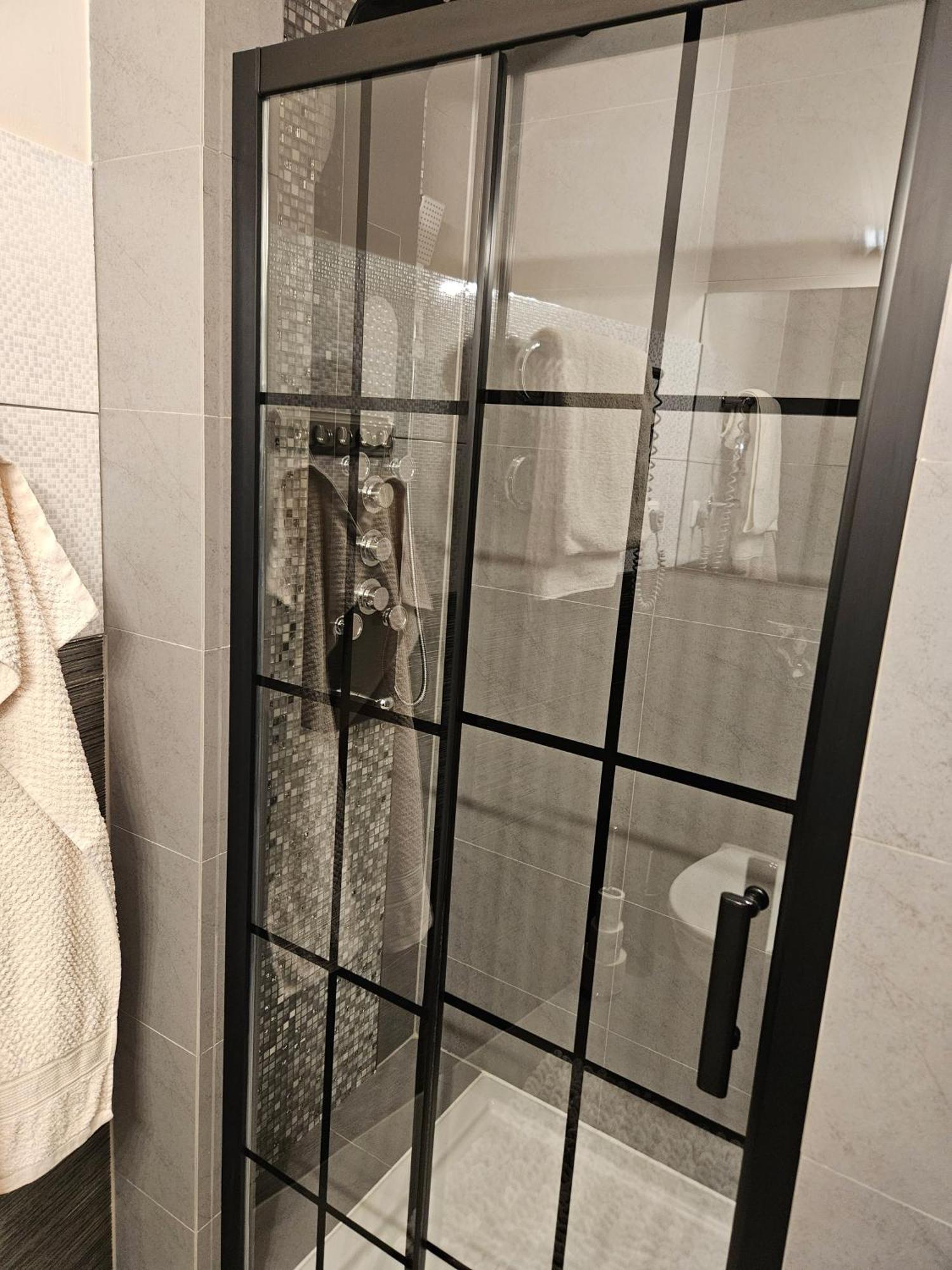 Sara -Mikolajska - Rynek - Netflix Hydromassage Apartment Krakow Bagian luar foto